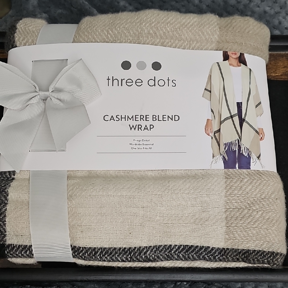 Three Dots Cream and Black Cashmere Wrap